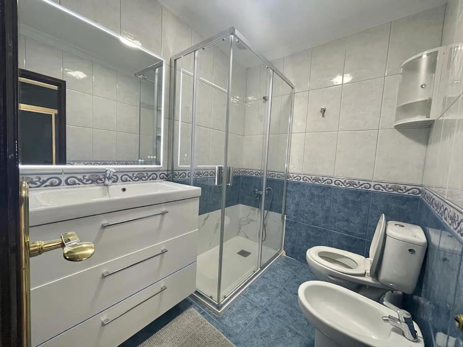 Affordable Holiday Accommodation For Large Families And Groups At Las Canteras Beach With 3 Bedrooms And Free Parking Las Palmas de Gran Canária Exterior foto