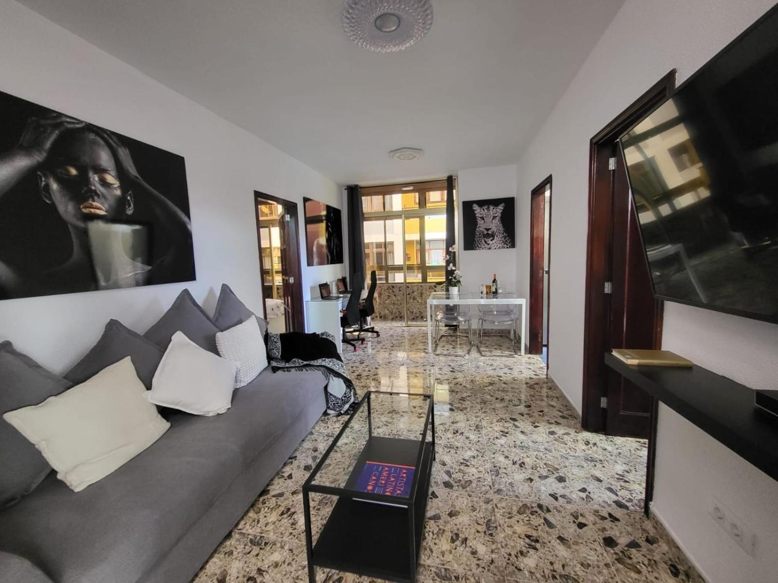 Affordable Holiday Accommodation For Large Families And Groups At Las Canteras Beach With 3 Bedrooms And Free Parking Las Palmas de Gran Canária Exterior foto