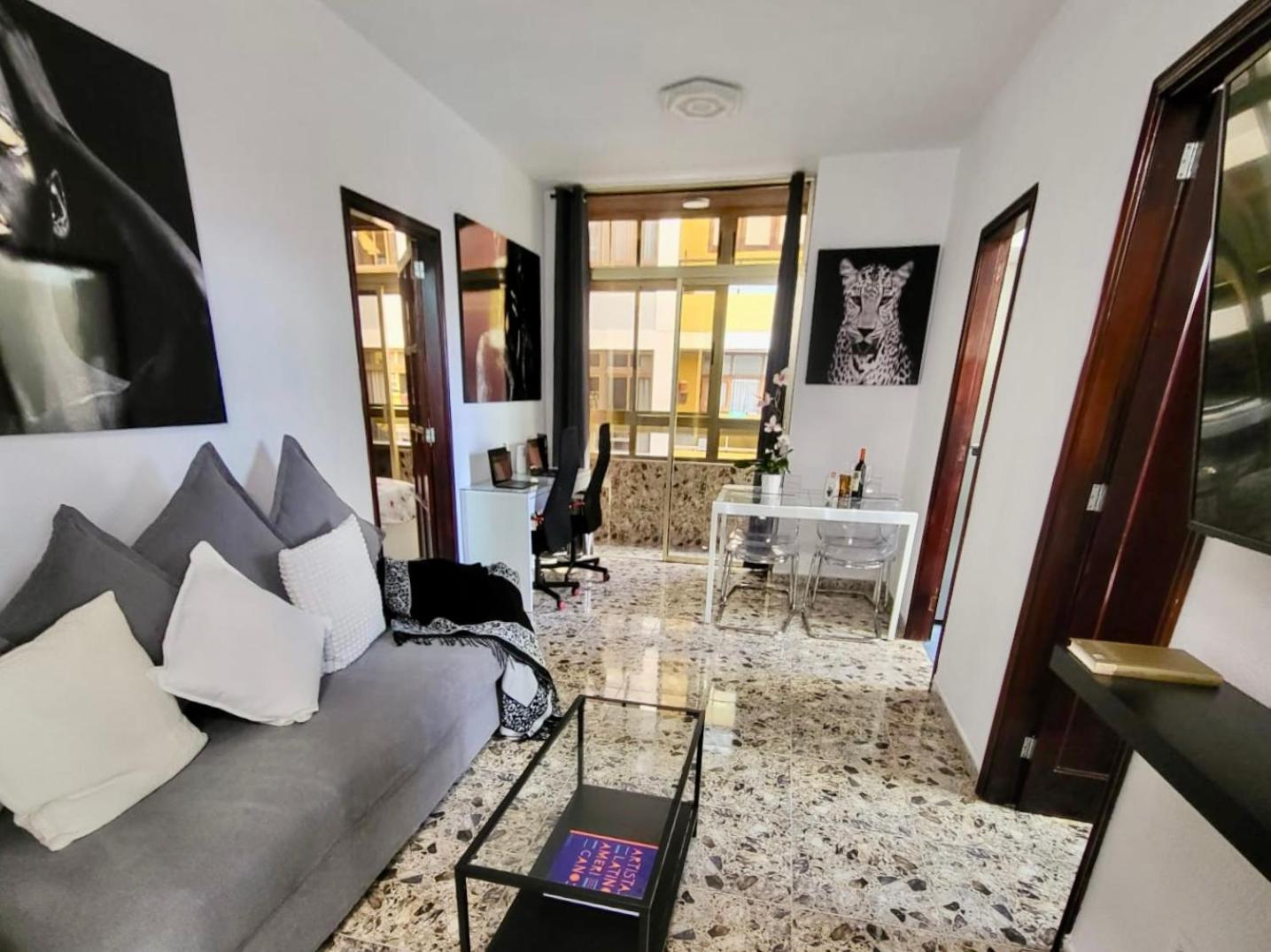 Affordable Holiday Accommodation For Large Families And Groups At Las Canteras Beach With 3 Bedrooms And Free Parking Las Palmas de Gran Canária Exterior foto