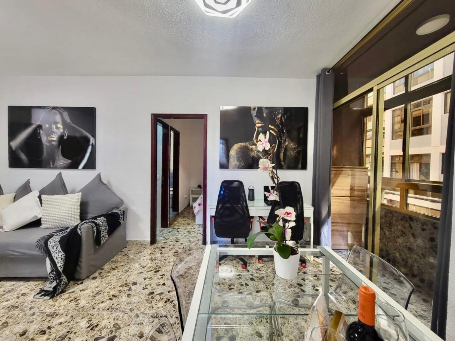 Affordable Holiday Accommodation For Large Families And Groups At Las Canteras Beach With 3 Bedrooms And Free Parking Las Palmas de Gran Canária Exterior foto