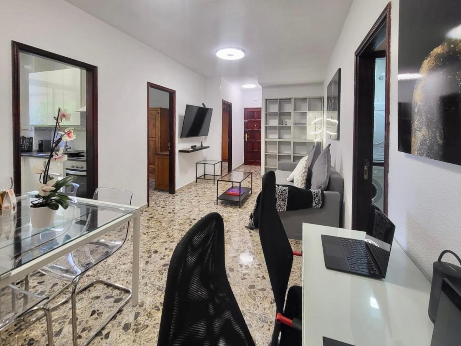 Affordable Holiday Accommodation For Large Families And Groups At Las Canteras Beach With 3 Bedrooms And Free Parking Las Palmas de Gran Canária Exterior foto