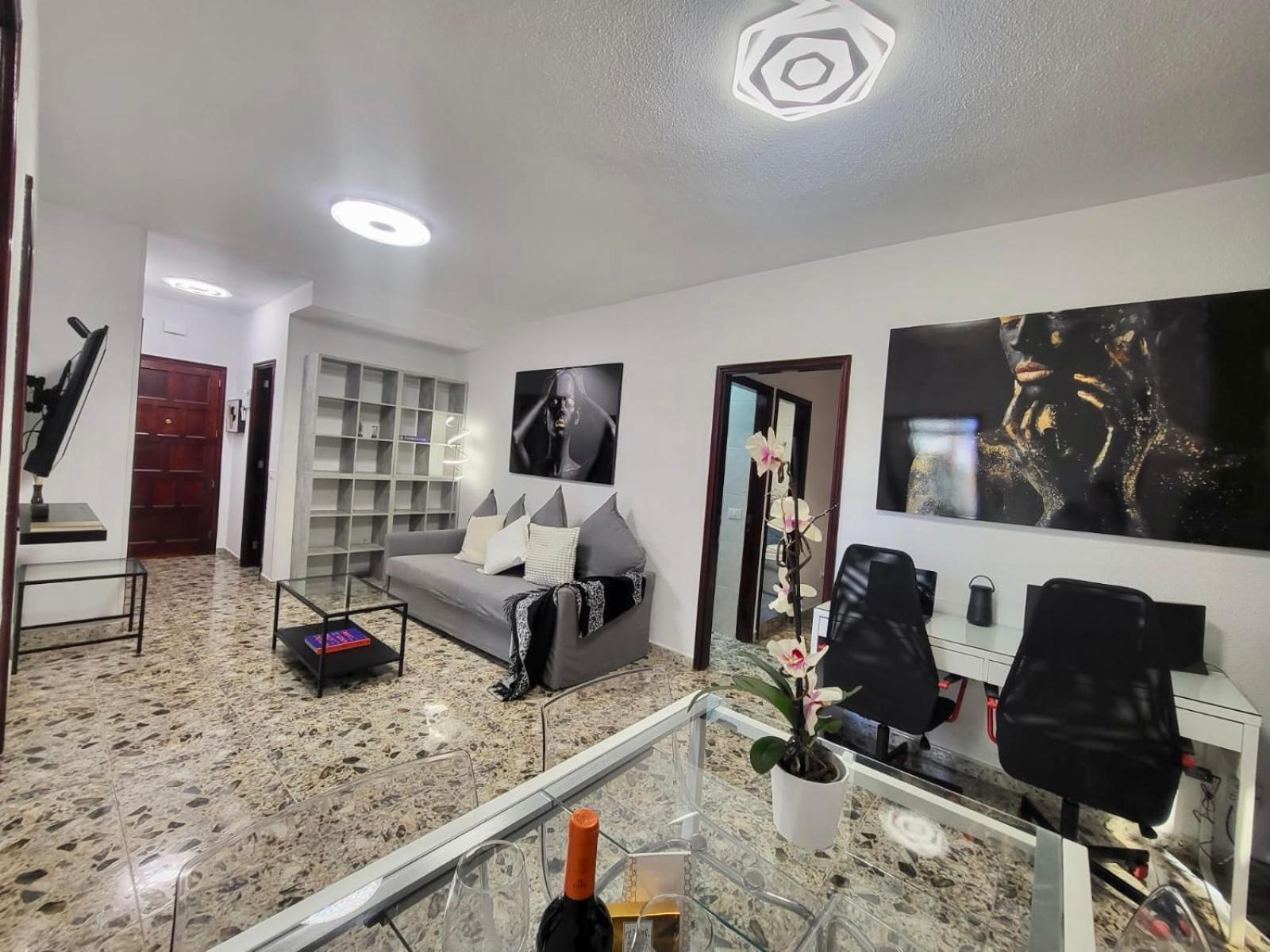 Affordable Holiday Accommodation For Large Families And Groups At Las Canteras Beach With 3 Bedrooms And Free Parking Las Palmas de Gran Canária Exterior foto