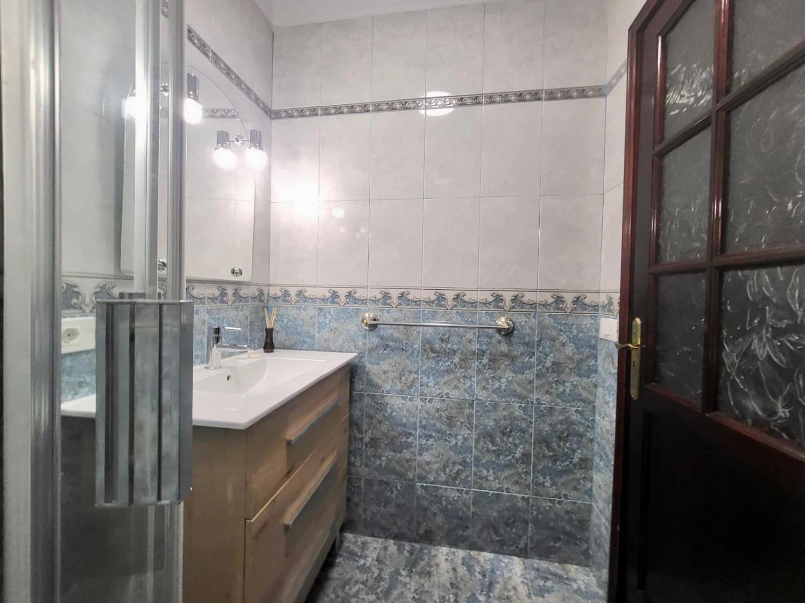 Affordable Holiday Accommodation For Large Families And Groups At Las Canteras Beach With 3 Bedrooms And Free Parking Las Palmas de Gran Canária Exterior foto
