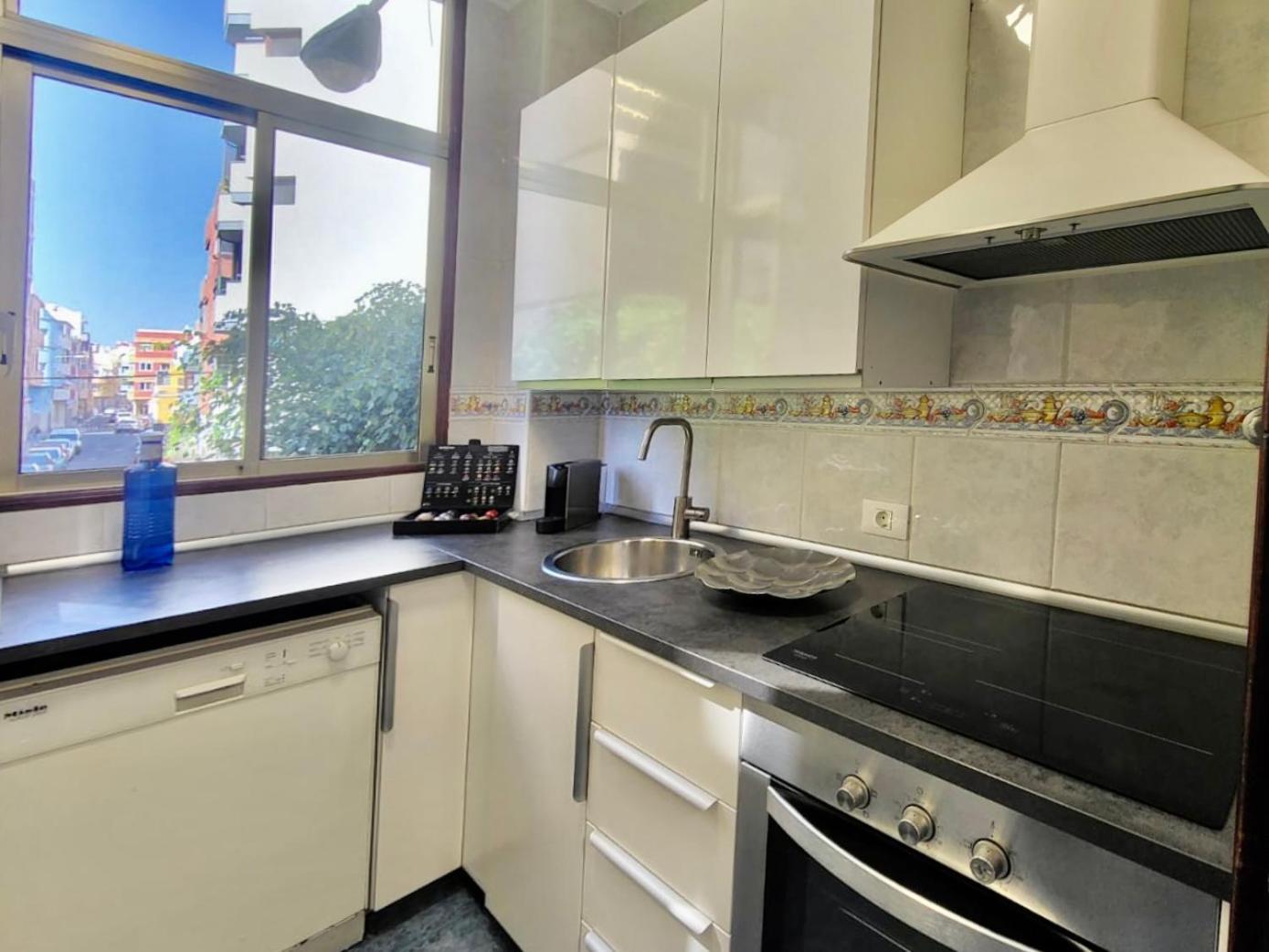 Affordable Holiday Accommodation For Large Families And Groups At Las Canteras Beach With 3 Bedrooms And Free Parking Las Palmas de Gran Canária Exterior foto